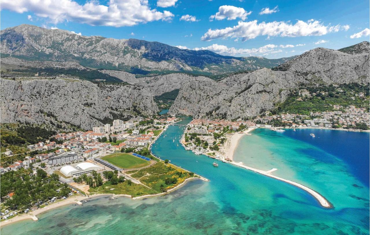 Gorgeous Apartment In Omis With Kitchen Zewnętrze zdjęcie