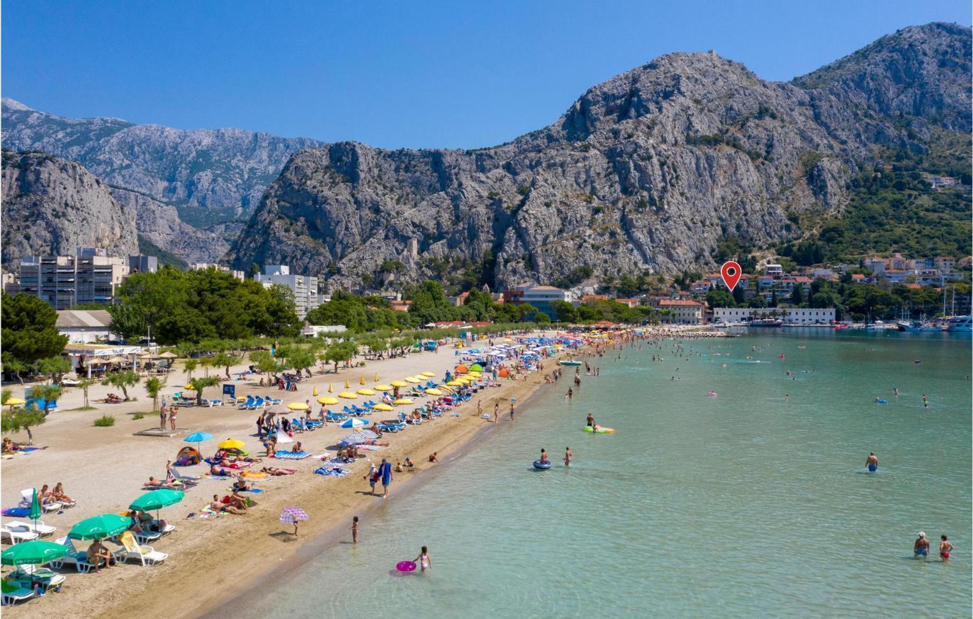 Gorgeous Apartment In Omis With Kitchen Zewnętrze zdjęcie